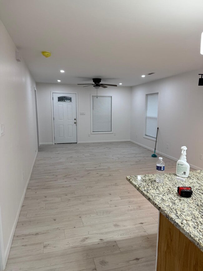 Photo - 227 Tolbert St NE