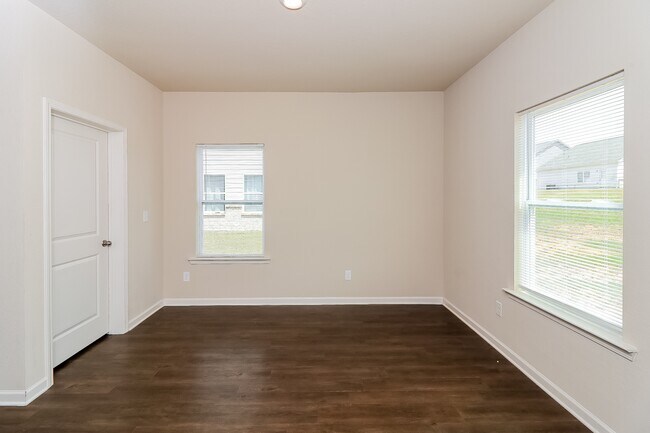 Photo - 143 Innis Brk Cir