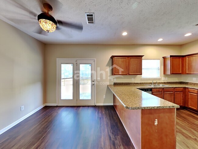 Photo - 1160 Shire Dr