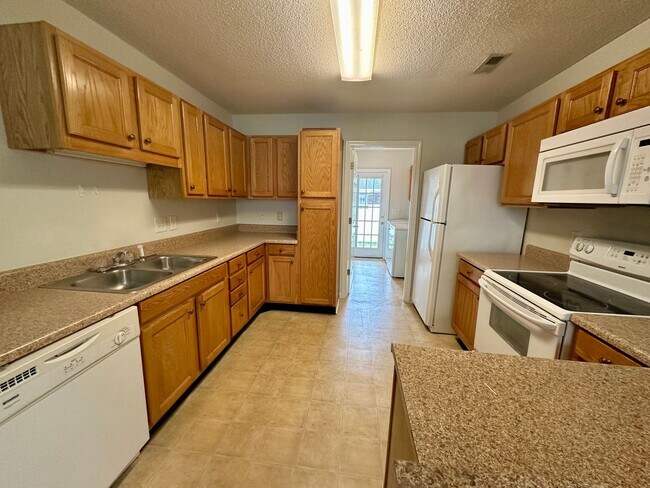 Photo - Conveniently Located Duplex!