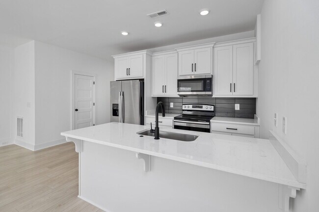 Photo - 725 Hornbuckle Rd