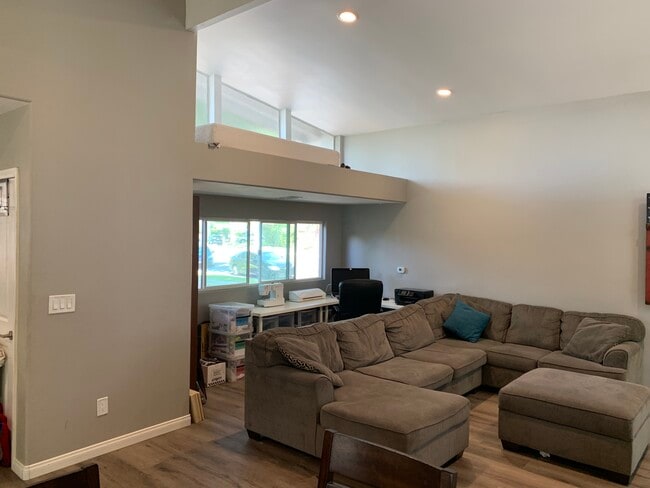 Photo - 2751 Tigertail Dr