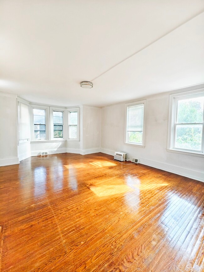 Photo - 413 N 33rd St