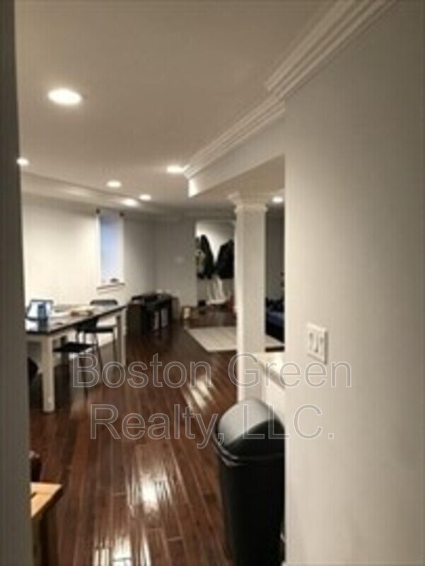 Photo - 140 Marcella St