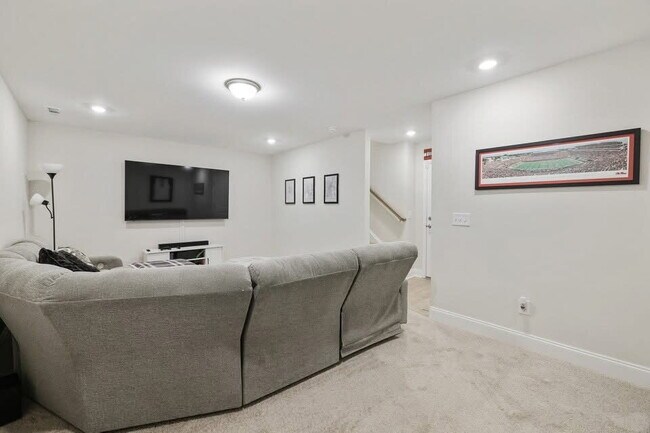 362 Savoy Lp