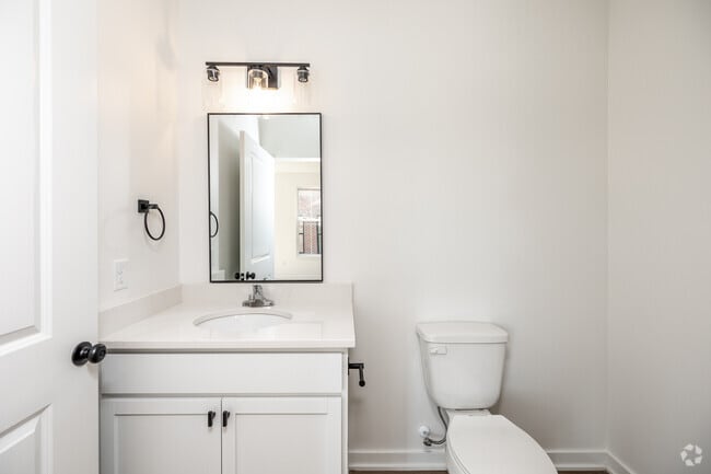 2BR, 1.5BA - 1,088SF - Half Bathroom
