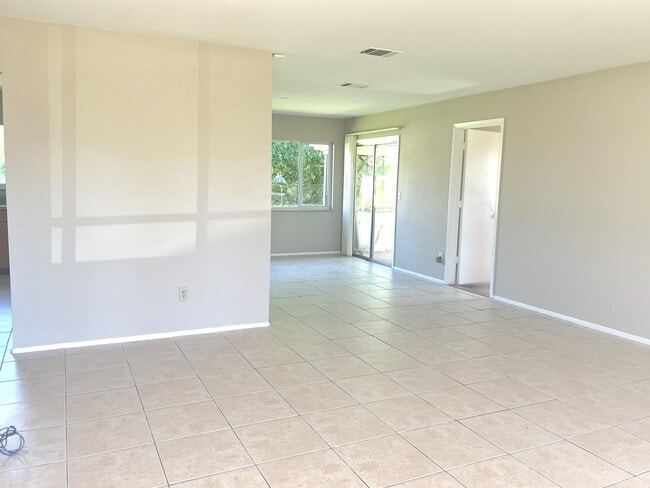 Photo - 2901 SW Birtle Ct