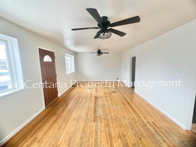 Photo - 1265-1265-1262 1st St Unit 1265 Farrell