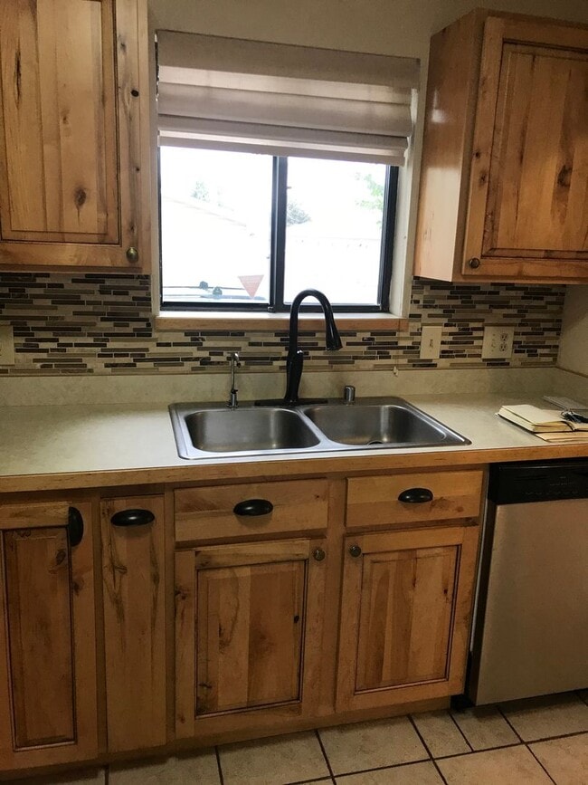 Photo - 2 Bed, 2.5 Bath Westend Condo!