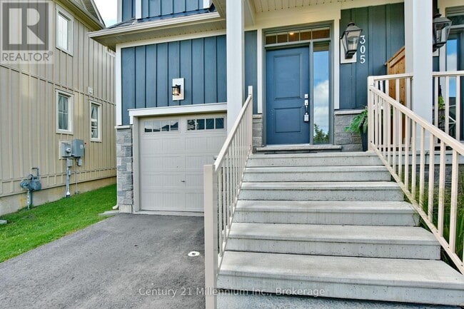 Photo - 305 Yellow Birch Cres
