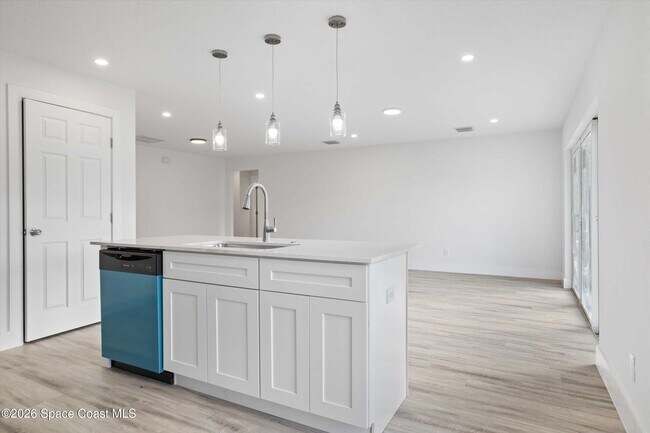 Photo - 2960 Flagstaff Ave SE