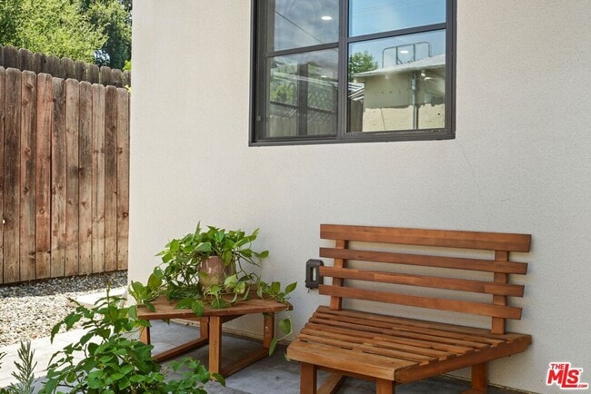 Photo - 720 W Altadena Dr