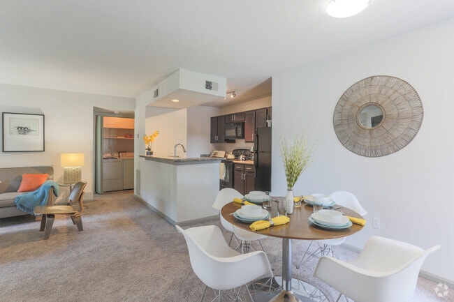 2BR,2BA,-1011SF