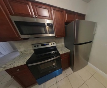 Photo - 210 N Lone Oak Dr