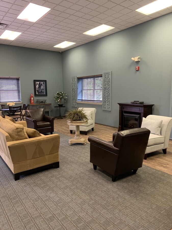 Oakwood Manor Senior Community - Oakwood Manor Senior Community Apartments