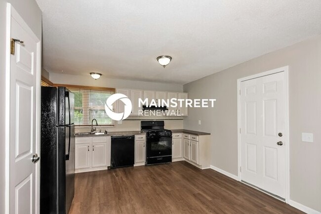 Photo - 3 Bedroom Pet-Friendly Home in ST PETERS, MO with Main Street Renewal