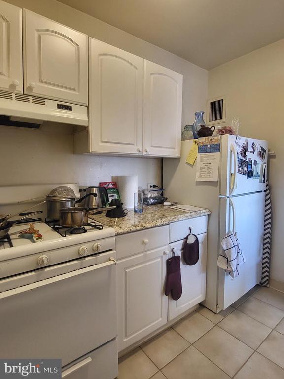 Photo - 210 Locust St Unidad 22CW