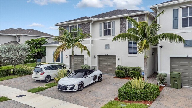 Photo - 805 SE 18th St