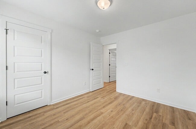 Photo - 801 W Meason Ave