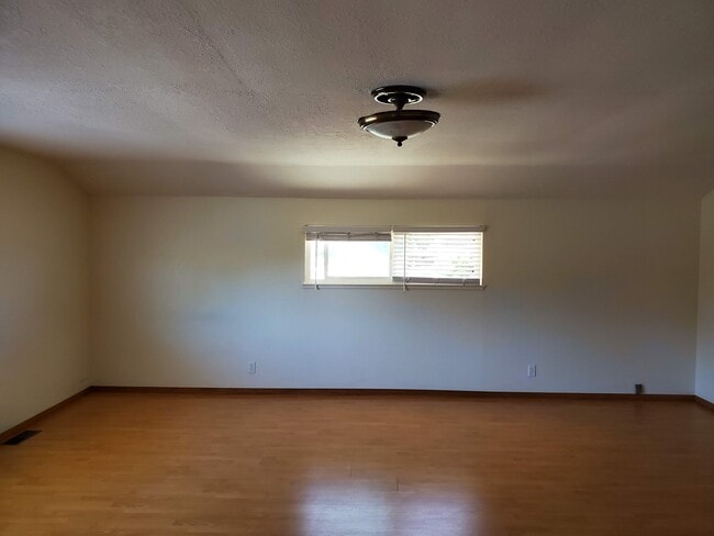 Photo - 4769 Mowry Ave Unidad 4769-upstairs