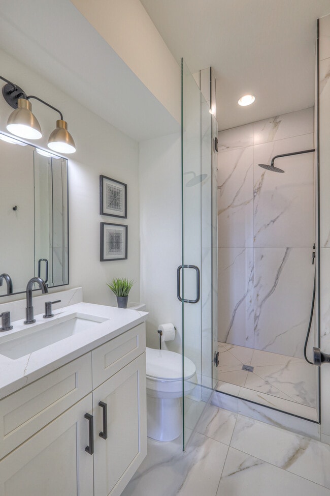 Photo - 312 Duke St Unit 312 B Duke St