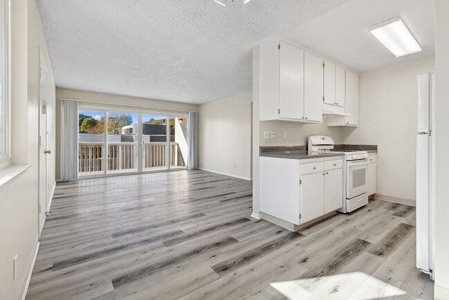 Photo - Canyon Rim Apartments