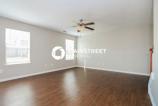 Photo - 3 Bedroom Pet-Friendly Home in Lexington, KY with Main Street Renewal