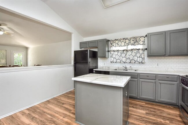 Photo - 3007 Crystal Cove