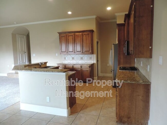 Photo - 1835 Leann Ln House