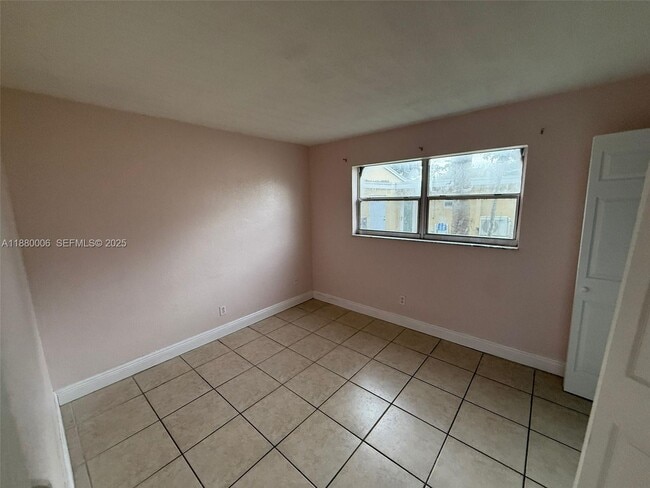 Photo - 4732 SW 33rd Ave Unit 103