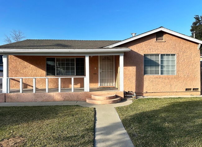 Unit 1 Porch - 437 E 8th St Unit 101