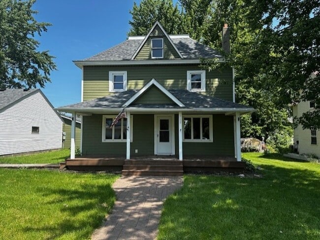 Building Photo - 3 Bedroom 2 Bath House located in Beautiful Nerstrand