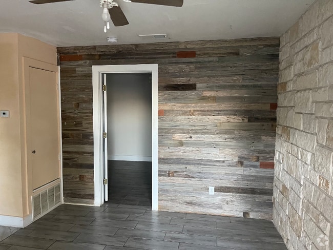 Building Photo - 1015 N 14th St Rental