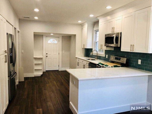 Photo - 361 Slocum Way