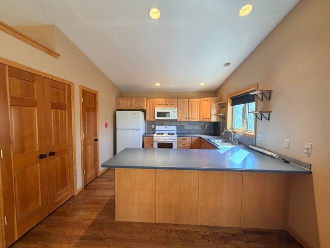 Photo - 703 W Summit St