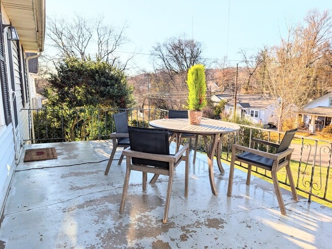 Photo - 1722 Nickerson Ave