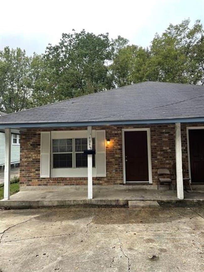 Building Photo - Duplex for Rent