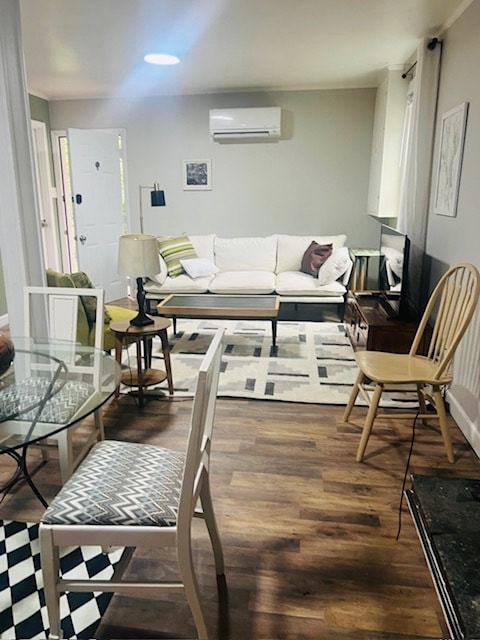 Living room - 100 Olinda Dr (Charlottesville, VA)