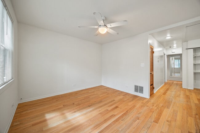 Photo - 1011 Garnett Pl