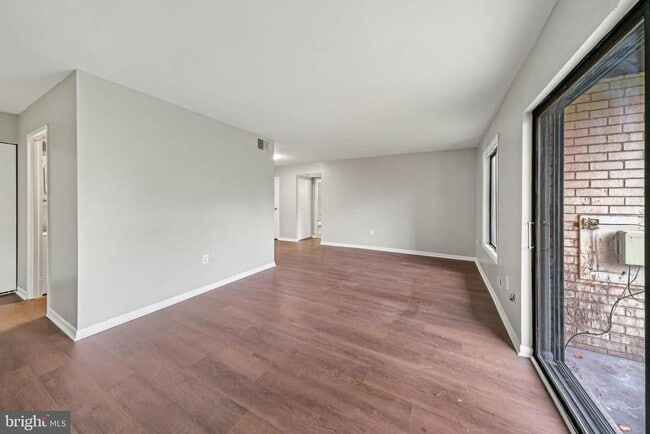 Photo - 6934 Hanover Pkwy Unit 402