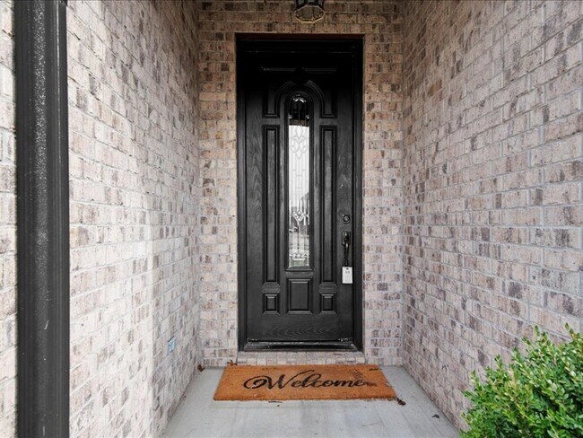 Photo - 2702 Waterford Ct