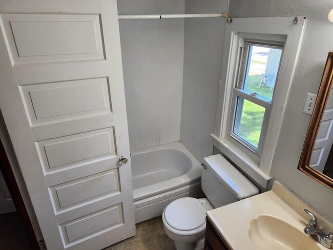 Photo - 7727 W Beachwood Ave