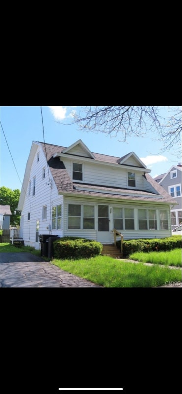 Photo - 290 Ross Park