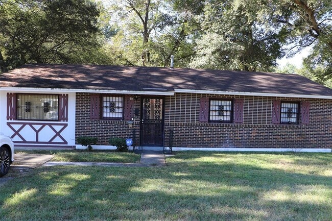 Photo - 205 Empire Rd