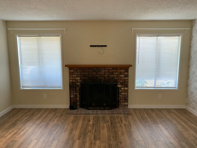 Photo - 4325 NE 130th Pl