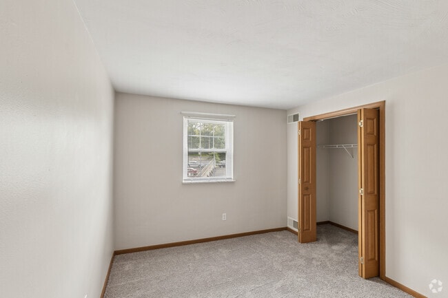 2BR, 1BA - 1,050SF - Bedroom