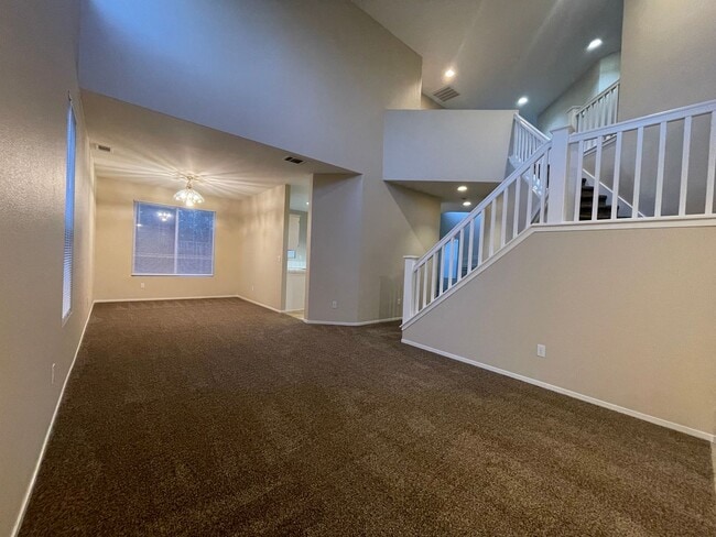 Photo - Wonderful Home Close to Shopping and Public Transportation.