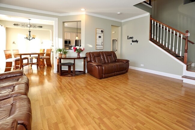 Photo - 1064 Stamford Ct