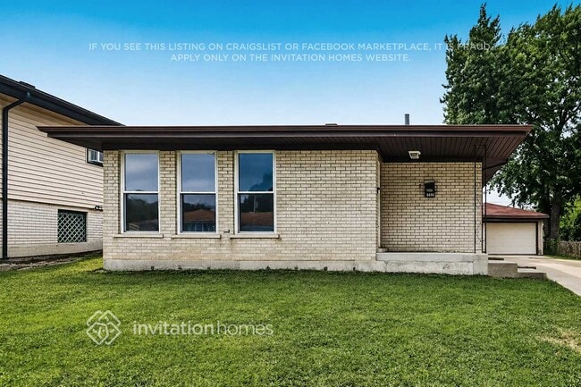 Building Photo - 16460 Roy St
