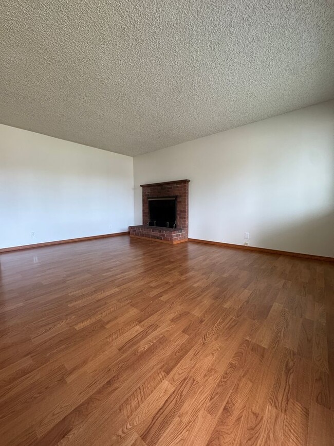 Photo - (KIE 1) 2-Bed, 1-Bath Duplex Unidad 1106